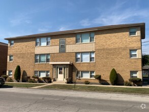Building Photo - 12746 Winchester Ave