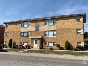 Building Photo - 12746 Winchester Ave