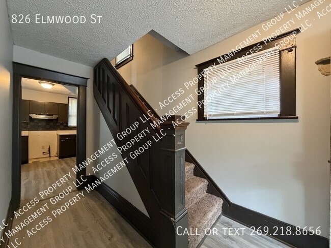 Foto del edificio - 826 Elmwood St