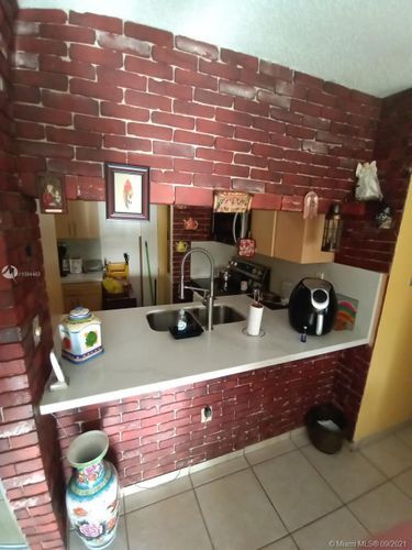 Foto del edificio - 440 E 23rd St