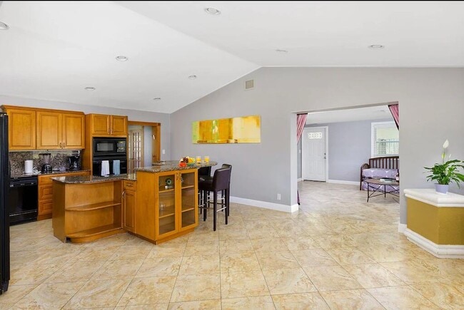 Foto del edificio - 272 NW 45th St