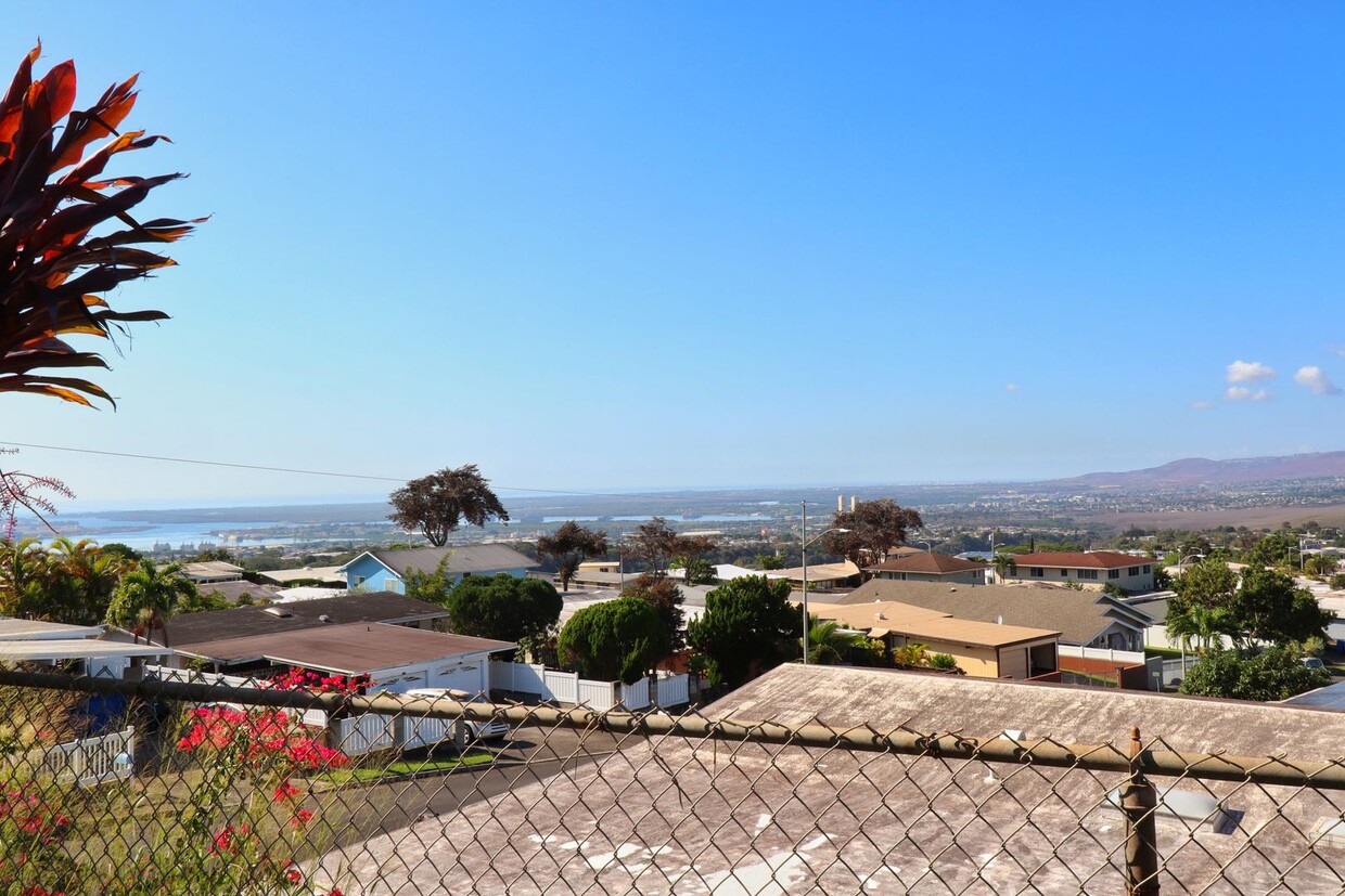 Foto principal - 3 Bedrooms | 1 Bathroom | Carport | Pearl ...
