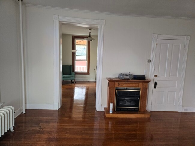 Living/ dining areas - 1702 Penn Ave