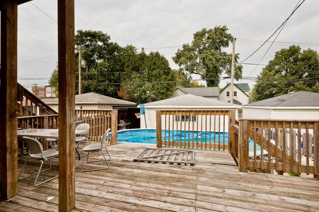 Building Photo - 4954-2 W Cullom Ave