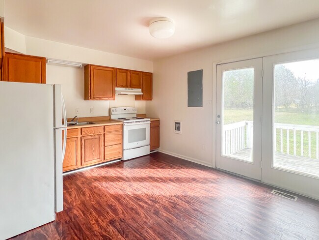 Foto del edificio - 496 Lancaster Creek Dr