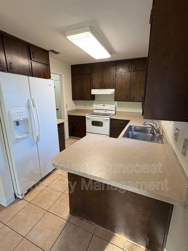 Foto del edificio - 3233 Baldwin Dr W