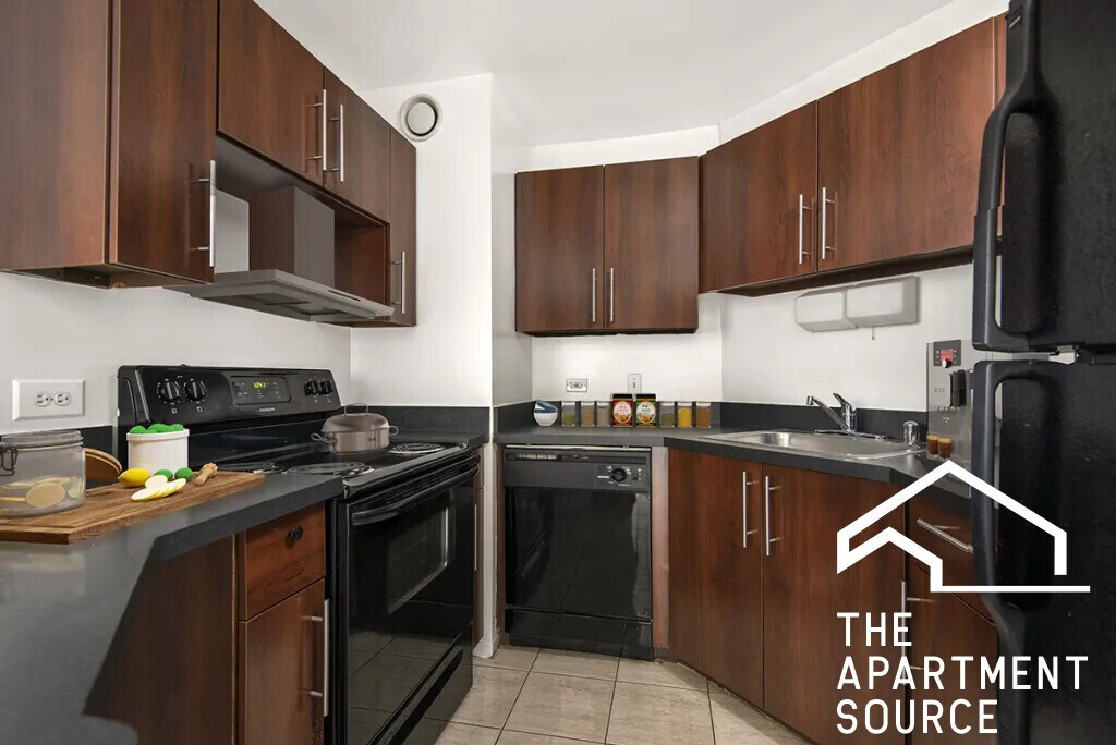 Foto principal - 1111 N Dearborn St