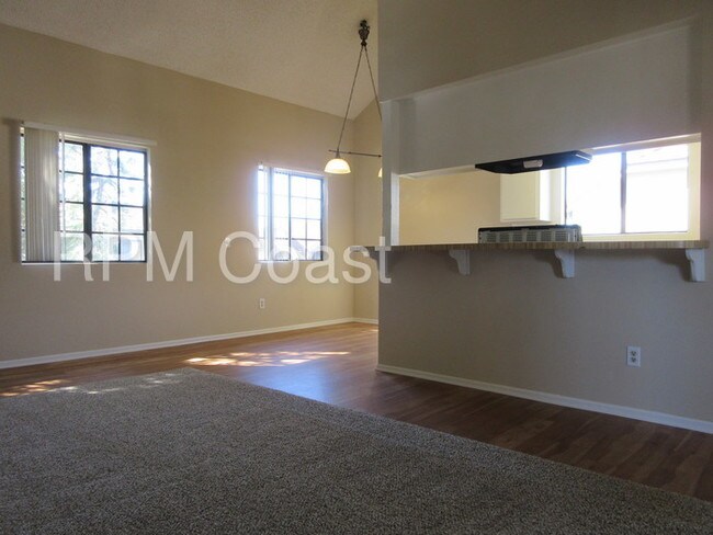 Building Photo - 16672 Island Cir