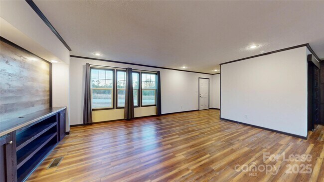 Foto del edificio - 7708 Waxhaw Hwy