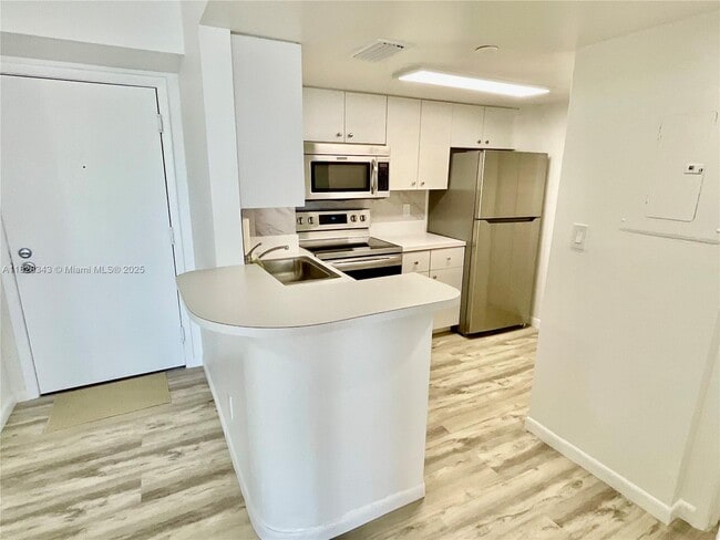 Building Photo - 770 Claughton Island Dr