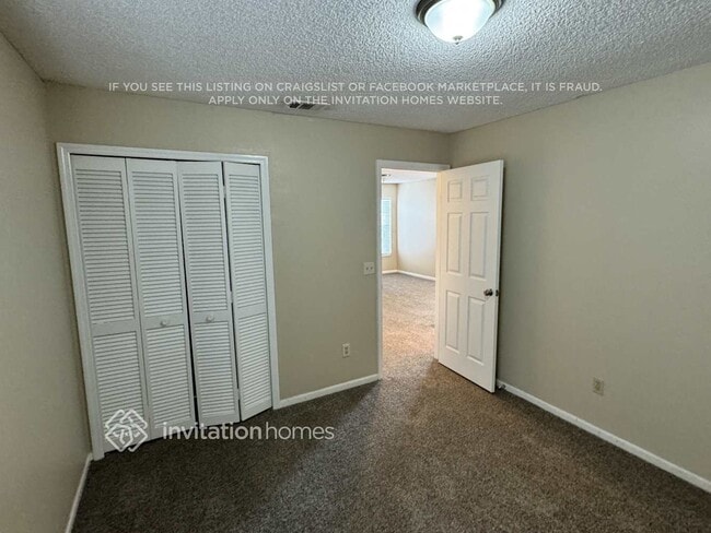Building Photo - 724 Silver Birch Pl