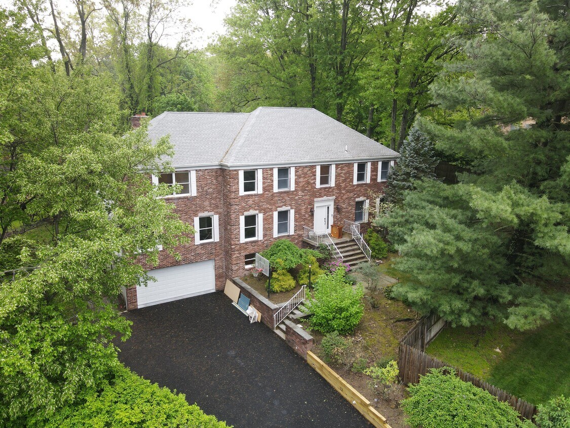 Foto principal - 70 Johnson Ct