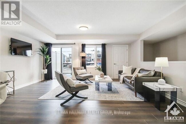 Building Photo - 298 Zenith Private