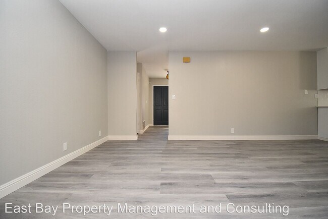 Building Photo - 3 br, 2 bath House - 2685 Cabot Ct.