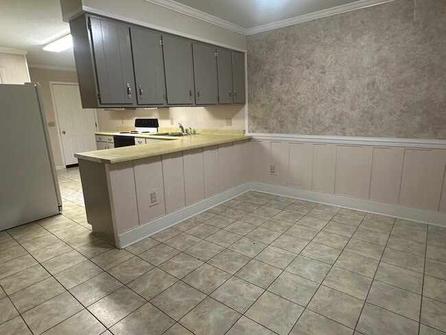 Building Photo - 103 Skyview Dr