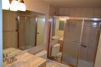 Building Photo - 4009 SE 11th Pl