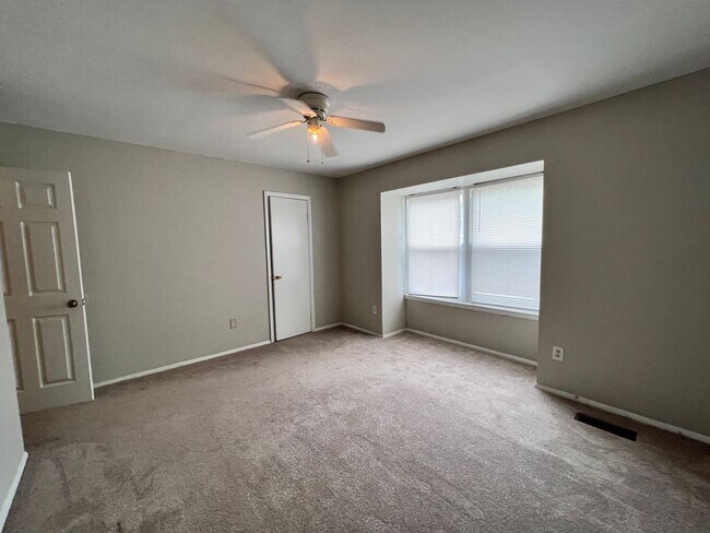 Foto del edificio - 3 bedroom Townhome in Portsmouth