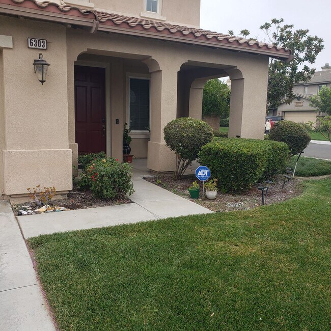 Foto del edificio - (((MUST SEE)))) Eastvale 5bed 3 bath 2810 ...