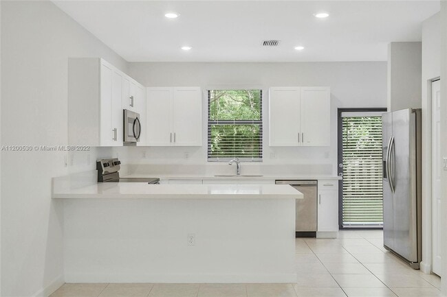 Building Photo - 1640 SW 29th St