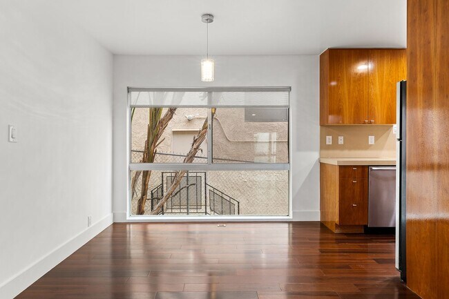 Building Photo - 2-Bedroom Condo in Westwood – Available Now!