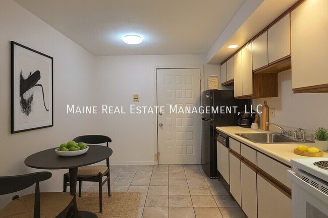 Building Photo - 20 Tall Pines Dr