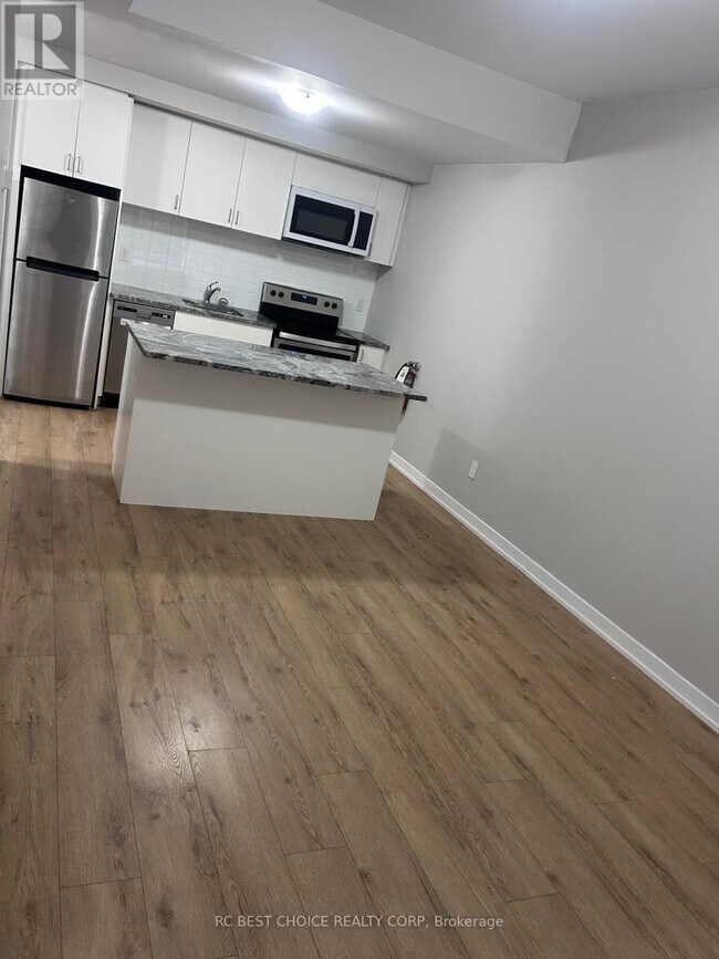 Photo du bâtiment - 1760 Simcoe St N