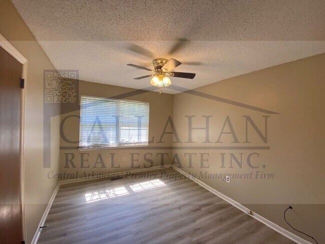 Building Photo - Sherwood 3 Bedroom Home