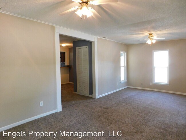 Building Photo - 5 br, 2 bath House - 326 Main