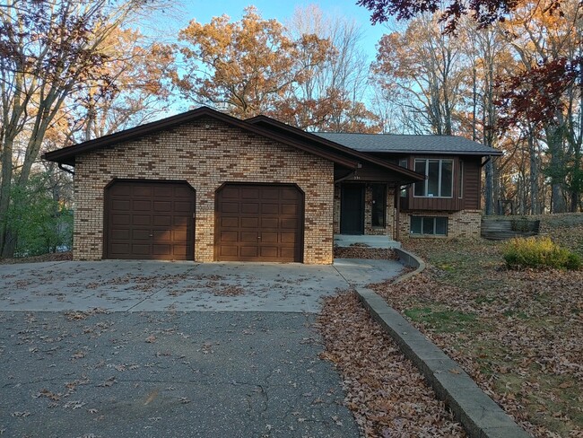 Building Photo - 354 Edgewood Dr