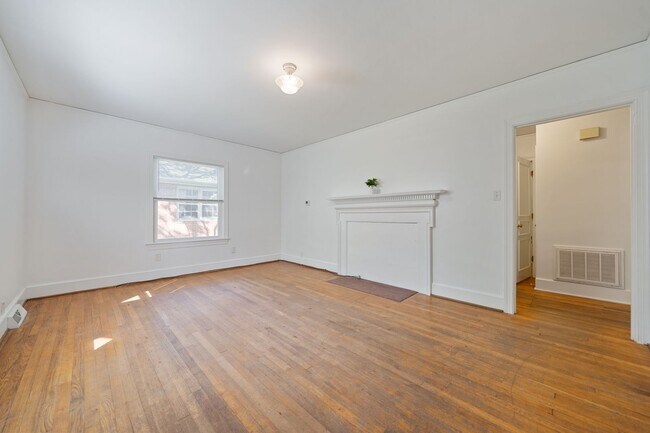 Foto del edificio - Updated Chapel Hill House, 3 Blocks From F...