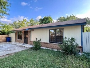 Building Photo - 6200 Palm Cir