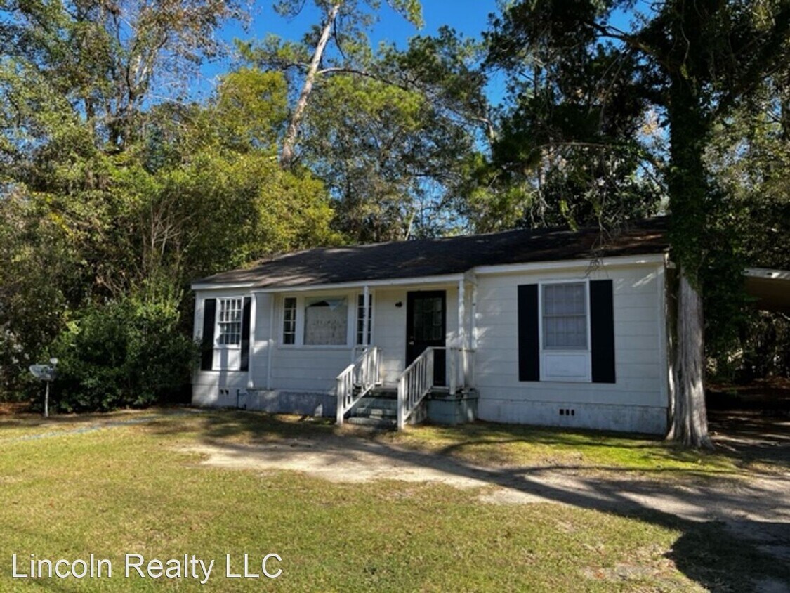 3 br, 1 bath House 2415 Oxford Dr.* House Rental in Valdosta, GA