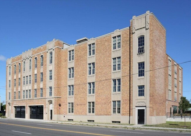 Interior Photo - 538 Erie Blvd W