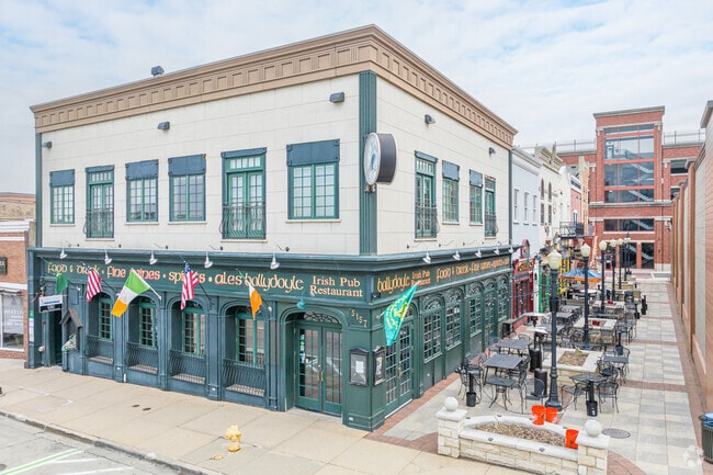Ballydoyle Irish Pub is a cozy pub for Irish and American bites and live music in Downers Grove.