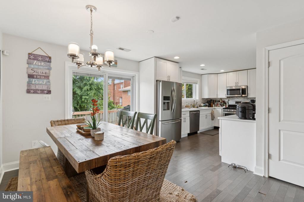 Foto principal - 4305 Massachusetts Ave SE