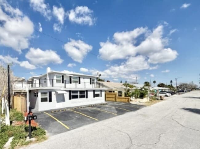 Building Photo - 80 146th Ave