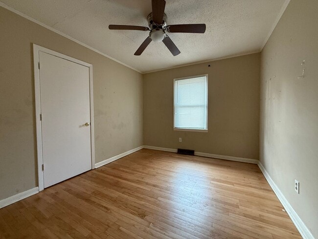 Building Photo - 406 N Rutherford St