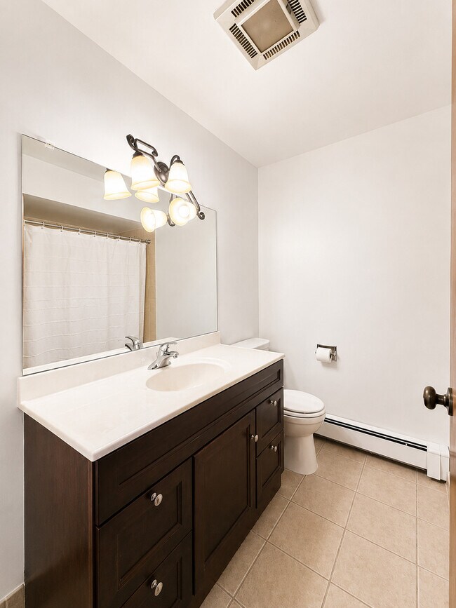 Foto del edificio - 5733 W 103rd St