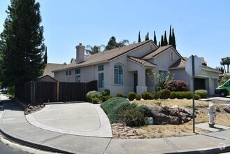 Building Photo - 736 Monaghan Cir