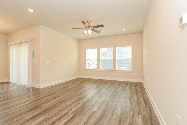 Building Photo - 3622 Mathewson Way