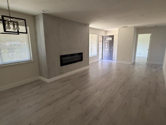 Building Photo - Home For Rent in Fair Oaks, CA