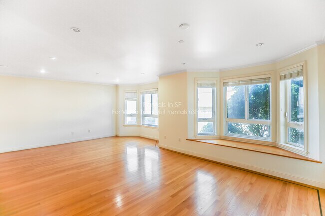 Building Photo - 725 Taraval St
