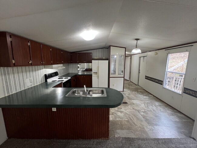 Building Photo - 3845 Wickham Rd