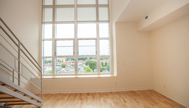 Foto del edificio - 242 E Water St