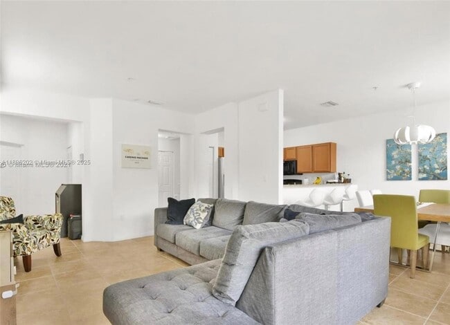 Foto del edificio - 8800 NW 107 Ct