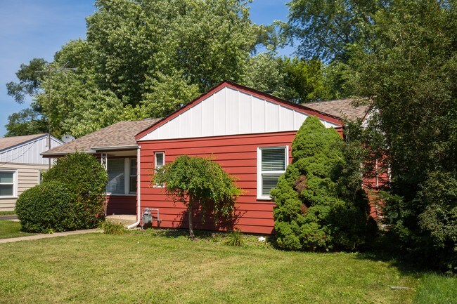 Foto del edificio - 63 S Midland Ave