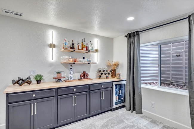 Foto del edificio - 5483 Mountain Garland Dr
