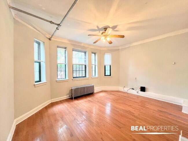 Foto del edificio - 0 bedroom in CHICAGO IL 60640