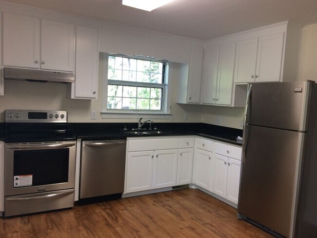 Building Photo - Duplex 2 bedrm Chapel Hill