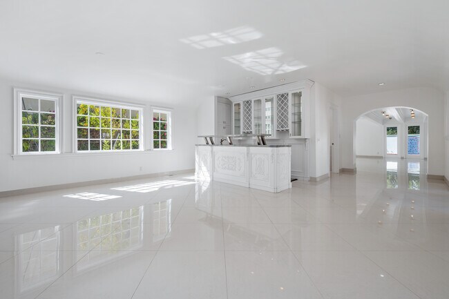 Foto del edificio - 519 N Beverly Dr